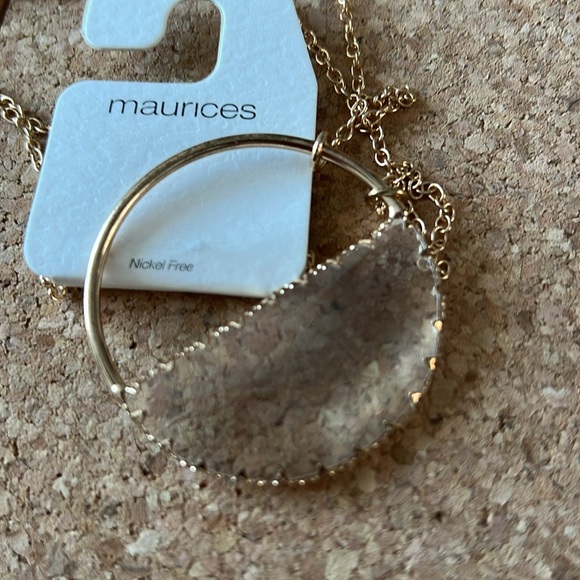 Large Circle gold color Pendent with chain - Picture 6 of 8